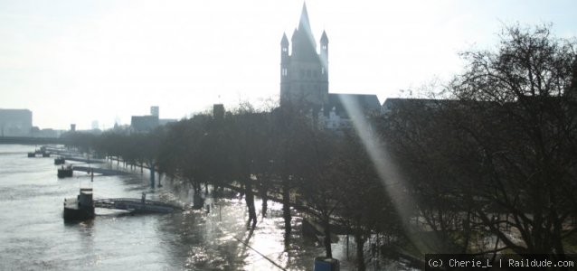 Hochwasser am Rhein