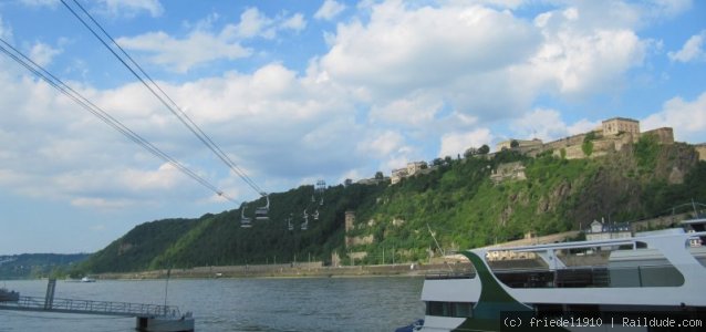 Blick von der Stadt zur Festung