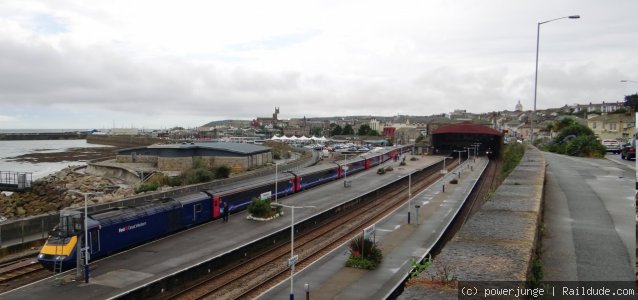 Bahnhof / station