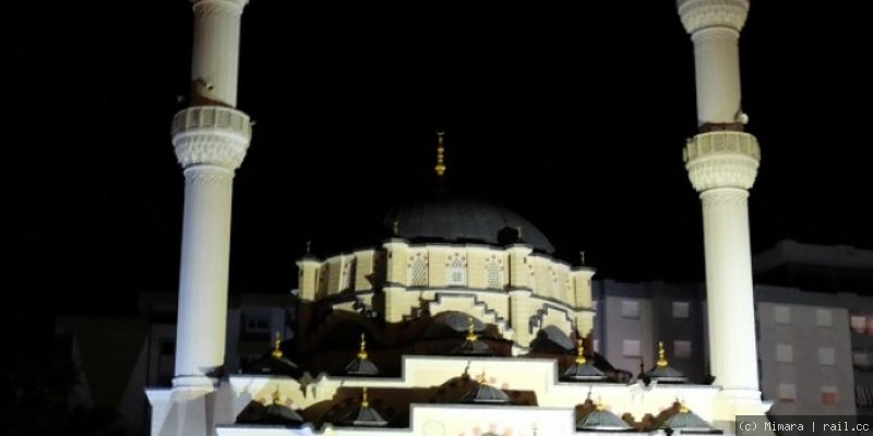 Mosque in the Albanian south Mitrovica