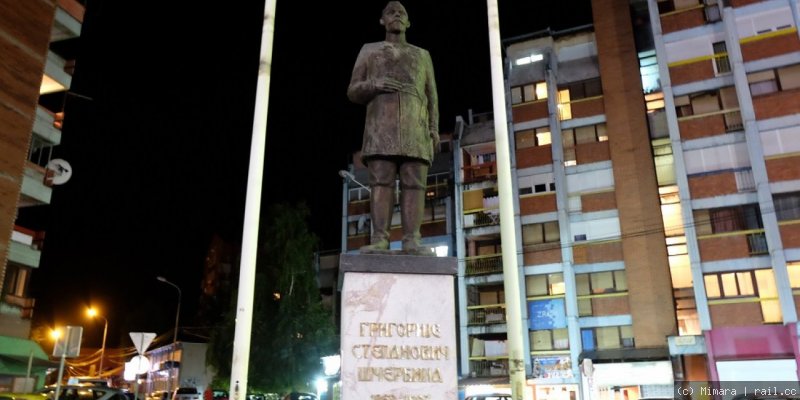 Statue iin the serbian (north) Mitrovica