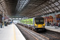 Commuter (COM) train - Commuter train in Pearse Station